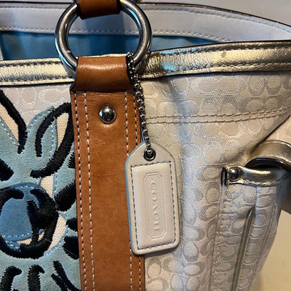 Coach Vintage Limited Edition Floral Bumblebee Signature Tote Bag/Wristlet Set - Picture 5 of 16